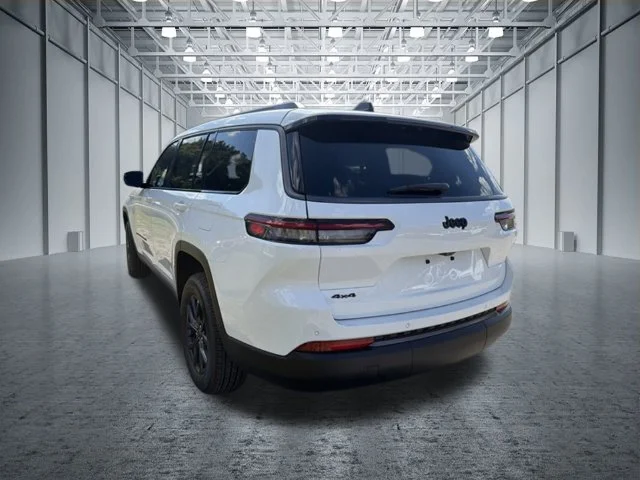 New 2027 White Jeep Laredo Altitude image 6