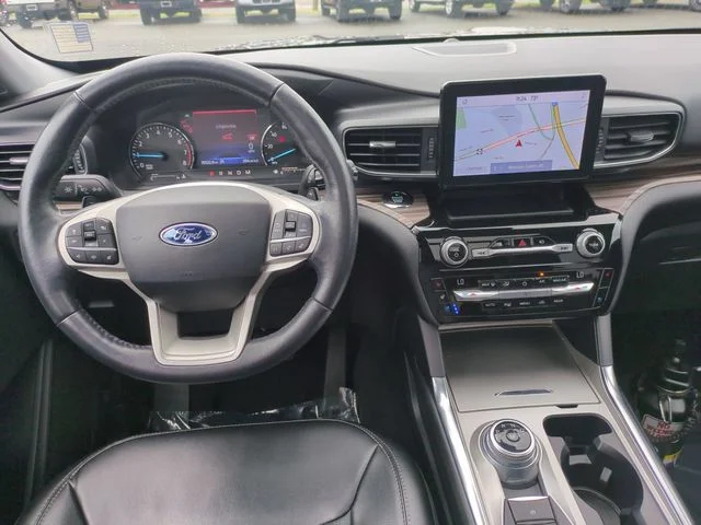 Used 2021 Gray Ford Limited image 31