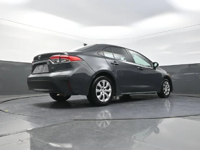 Used 2025  Toyota LE image 37