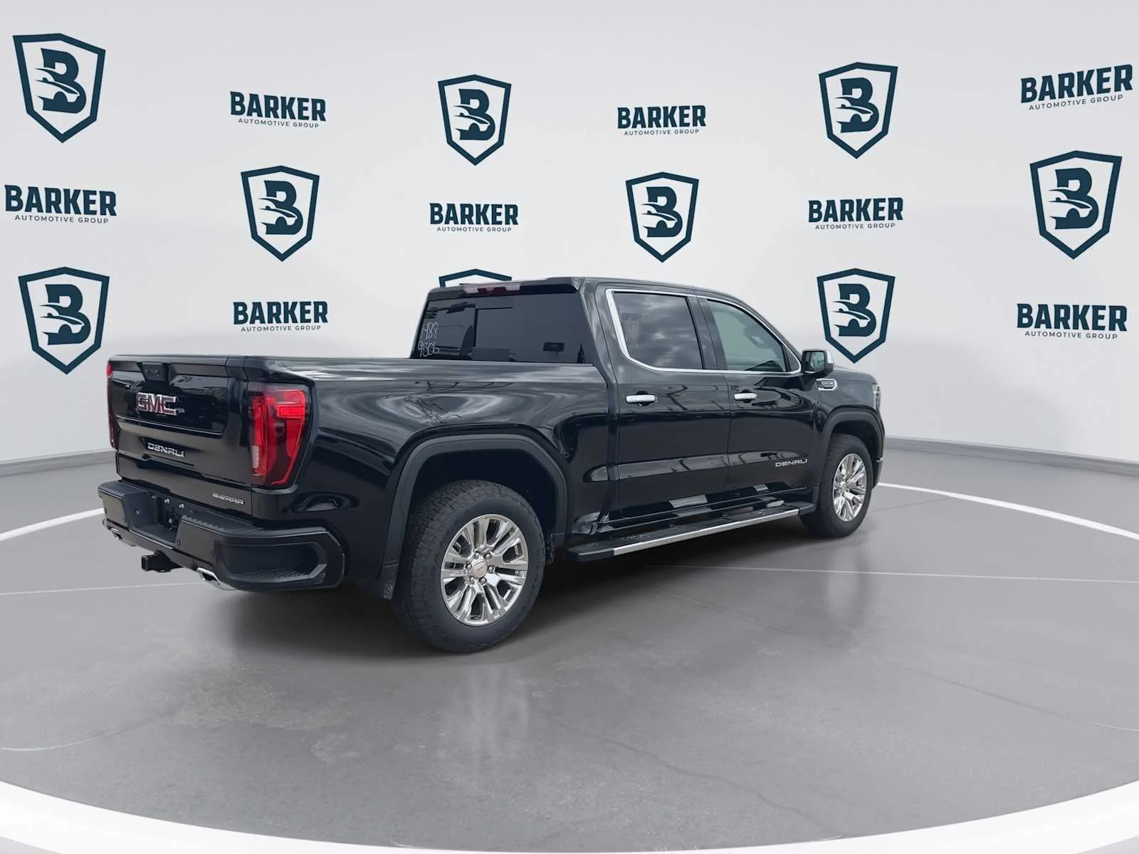 2026 GMC Sierra 1500 Denali - Photo 9