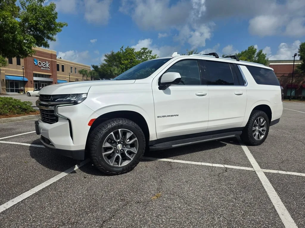 Used 2021 IRIDESCENT PEARL TRICOAT Chevrolet LT image 2