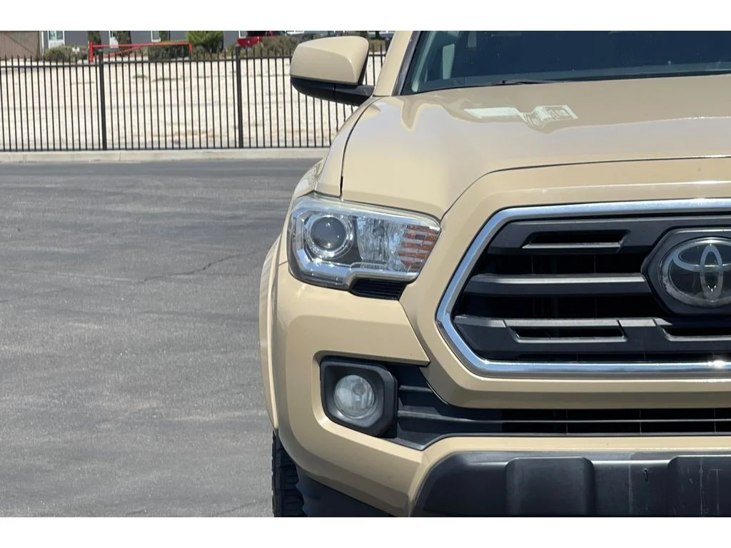 Used 2018 Quicksand Toyota SR5 image 41