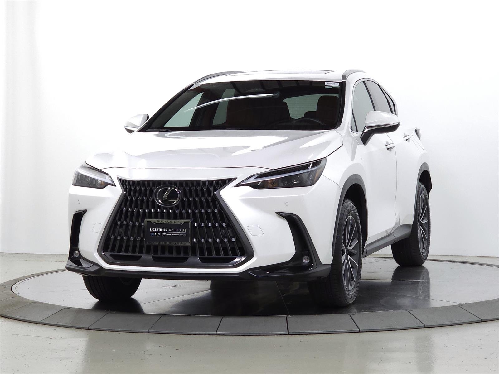 Certified Used 2025 White Lexus  image 4