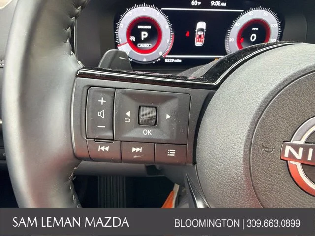 Used 2025 Black Nissan Platinum image 24