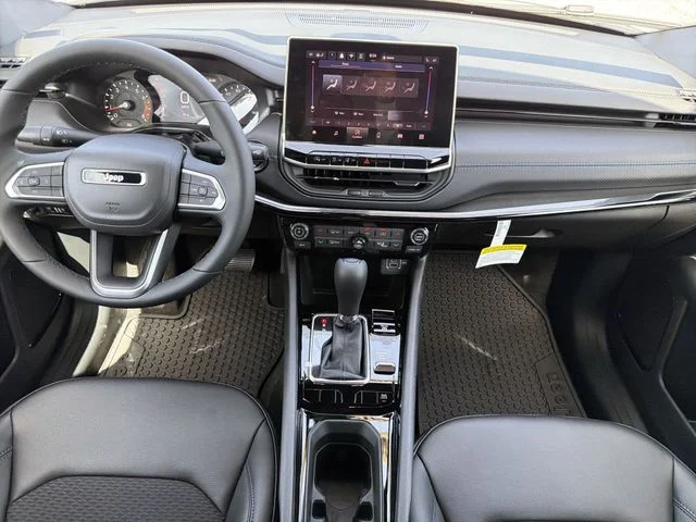 New 2026 Bright White Clearcoat Jeep Latitude image 14