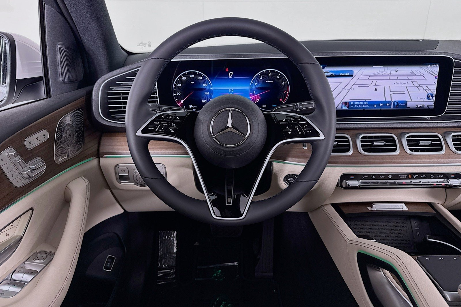 New 2026 MANUFAKTUR Moonlight White Metallic Mercedes-Benz GLE 350 SUV image 4