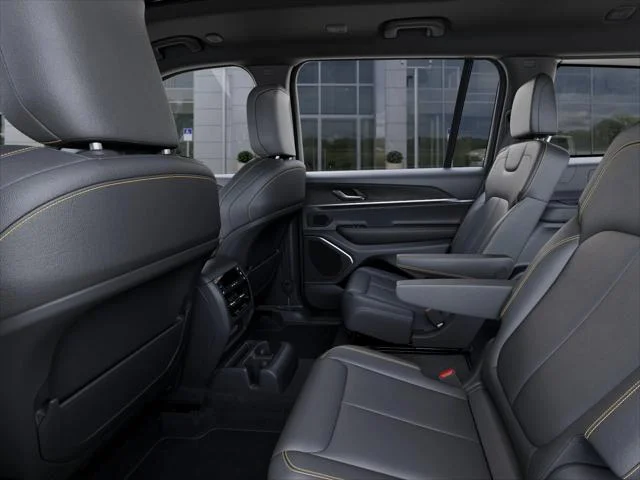New 2026 Bright White Clear-Coat Exterior Paint Jeep Limited image 49