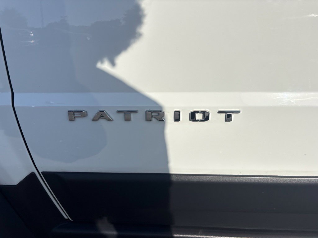 Used 2016 White Jeep High Altitude image 9