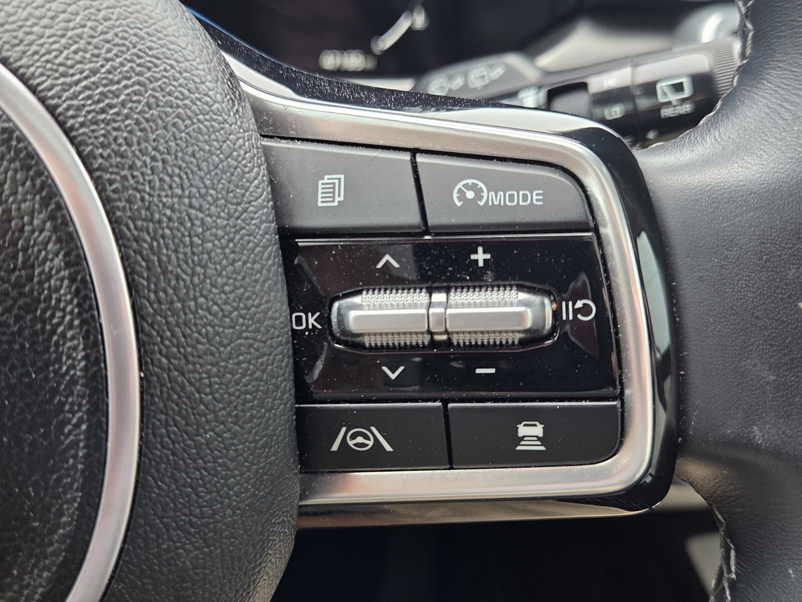 Used 2023 Glacial White Pearl Kia SX image 26