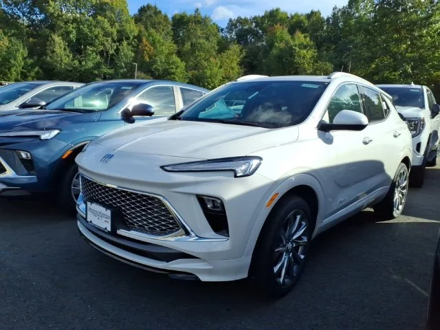 New 2026 White Frost Tricoat Buick Avenir image 3