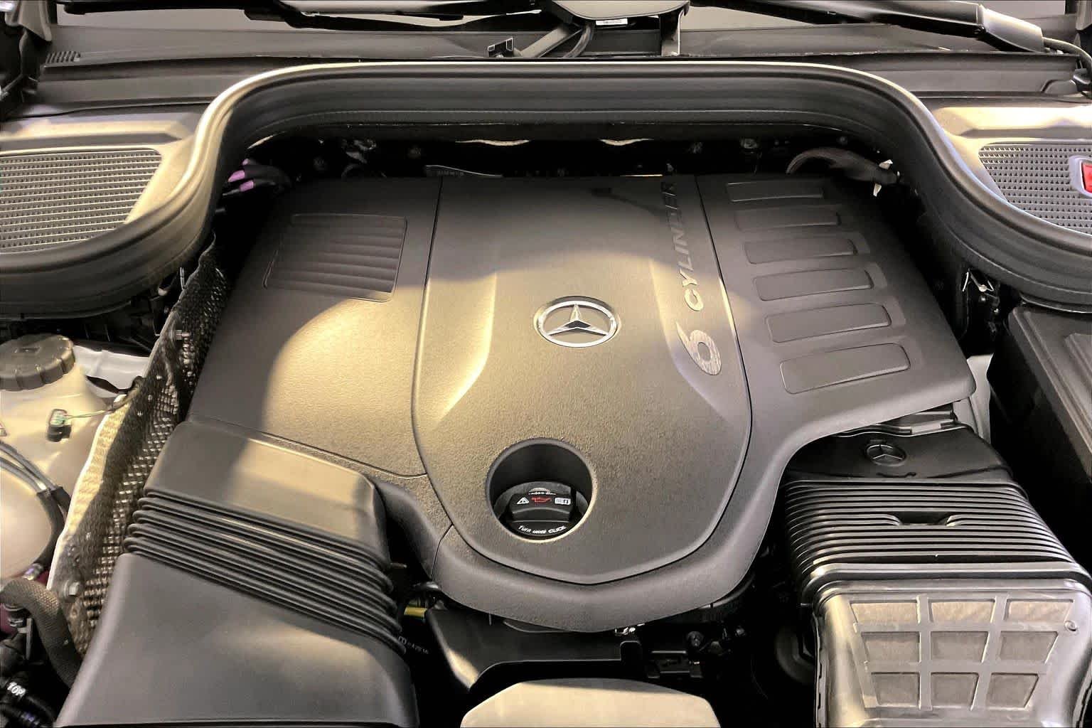 New 2027 Polar White Mercedes-Benz GLS 450 image 14