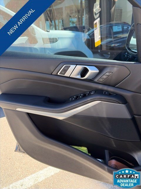 Used 2021 Carbon Black Metallic BMW sDrive40i image 10