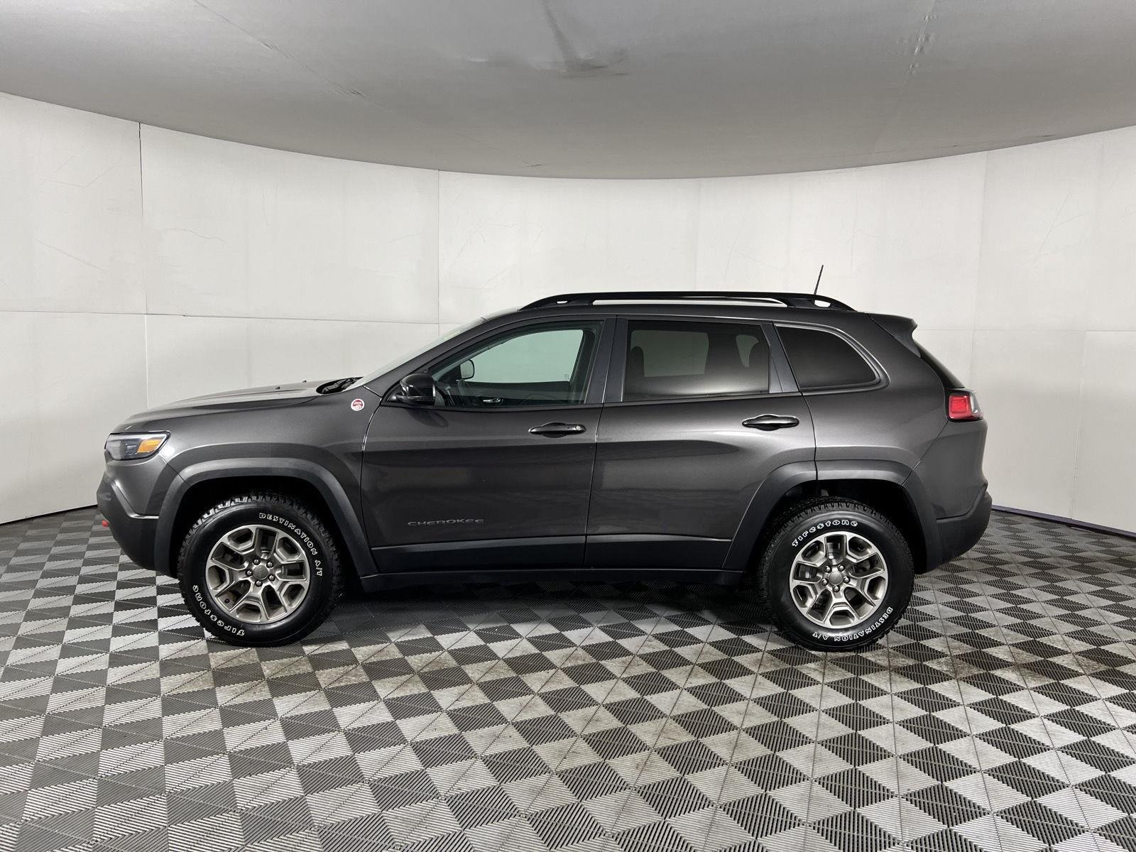 Used 2022 Granite Crystal Metallic Clearcoat Jeep Trailhawk image 17