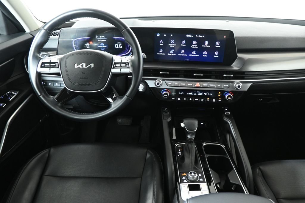 Used 2024 Red Kia S image 17