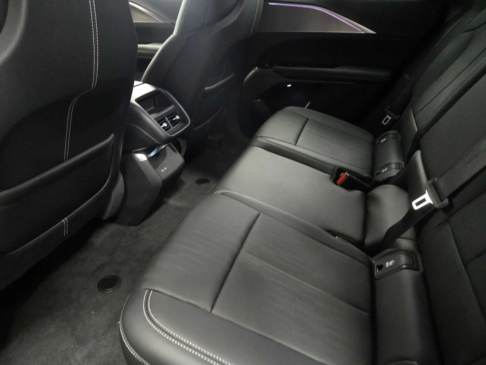2027 Cadillac LYRIQ Luxury - Photo 20