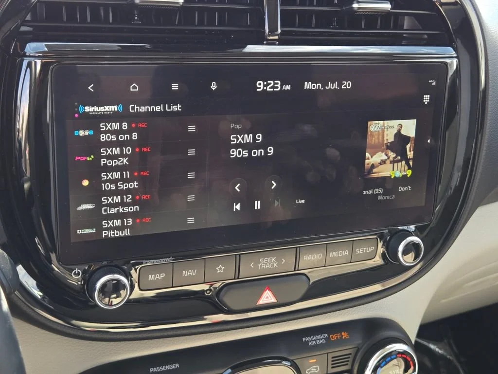 Used 2025 Snow White Pearl Kia EX image 22