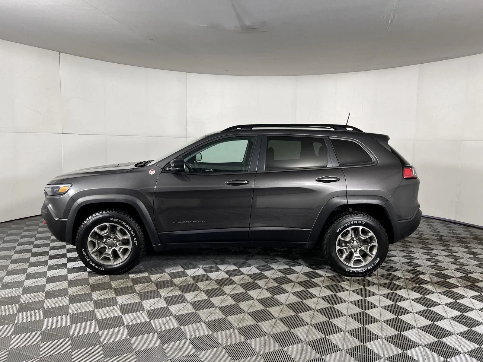 Used 2022 Granite Jeep Trailhawk image 17
