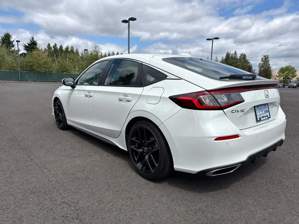 Used 2024 Platinum White Pearl Honda Sport Touring image 5