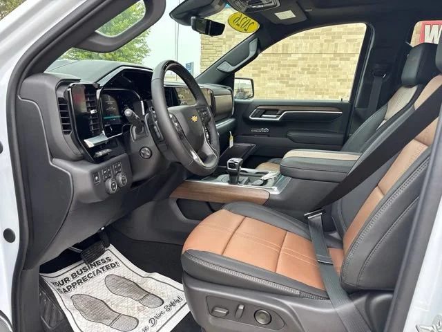 New 2026 Polar White Tricoat Chevrolet High Country image 29