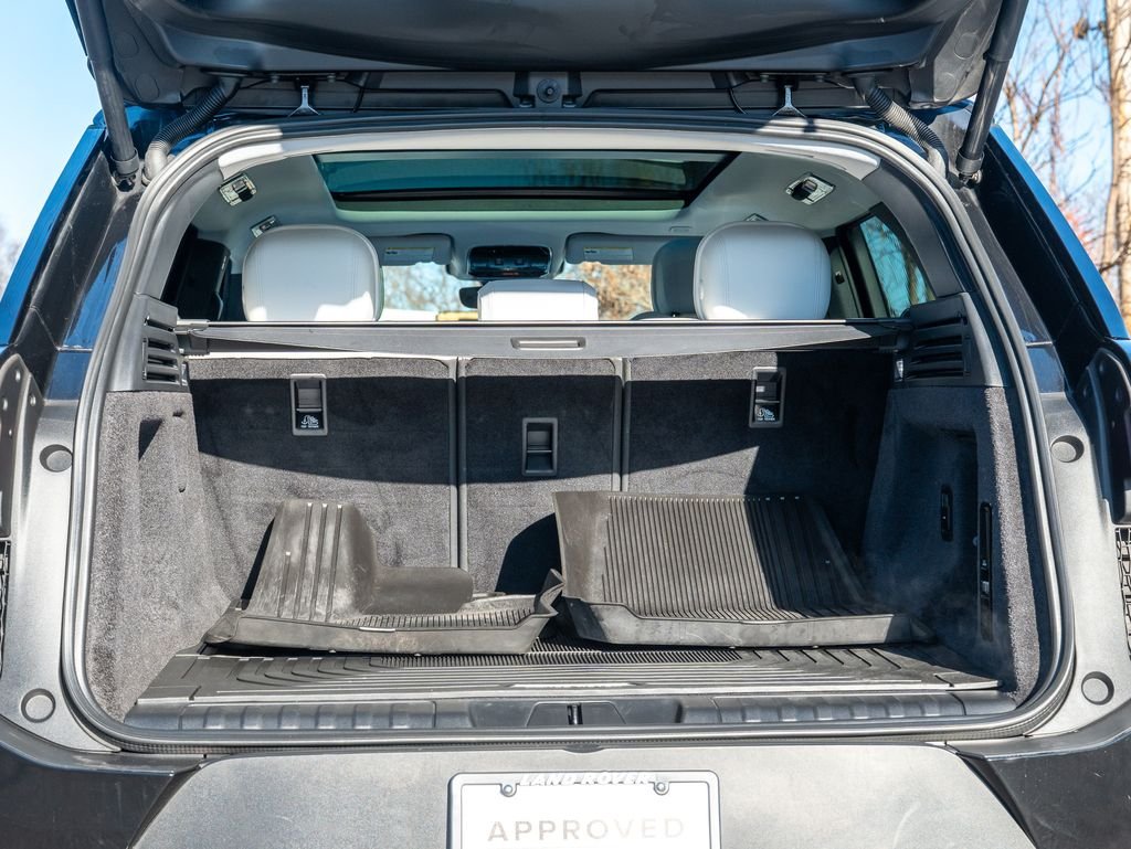 Certified Used 2024 Black Land Rover SE image 38