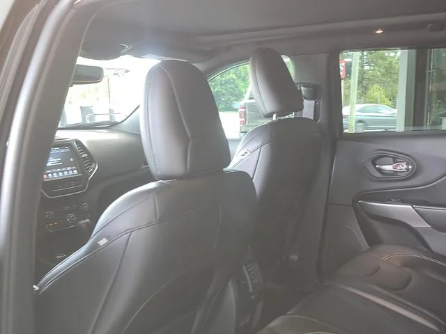 Certified Used 2021 Black Jeep Latitude Lux image 13