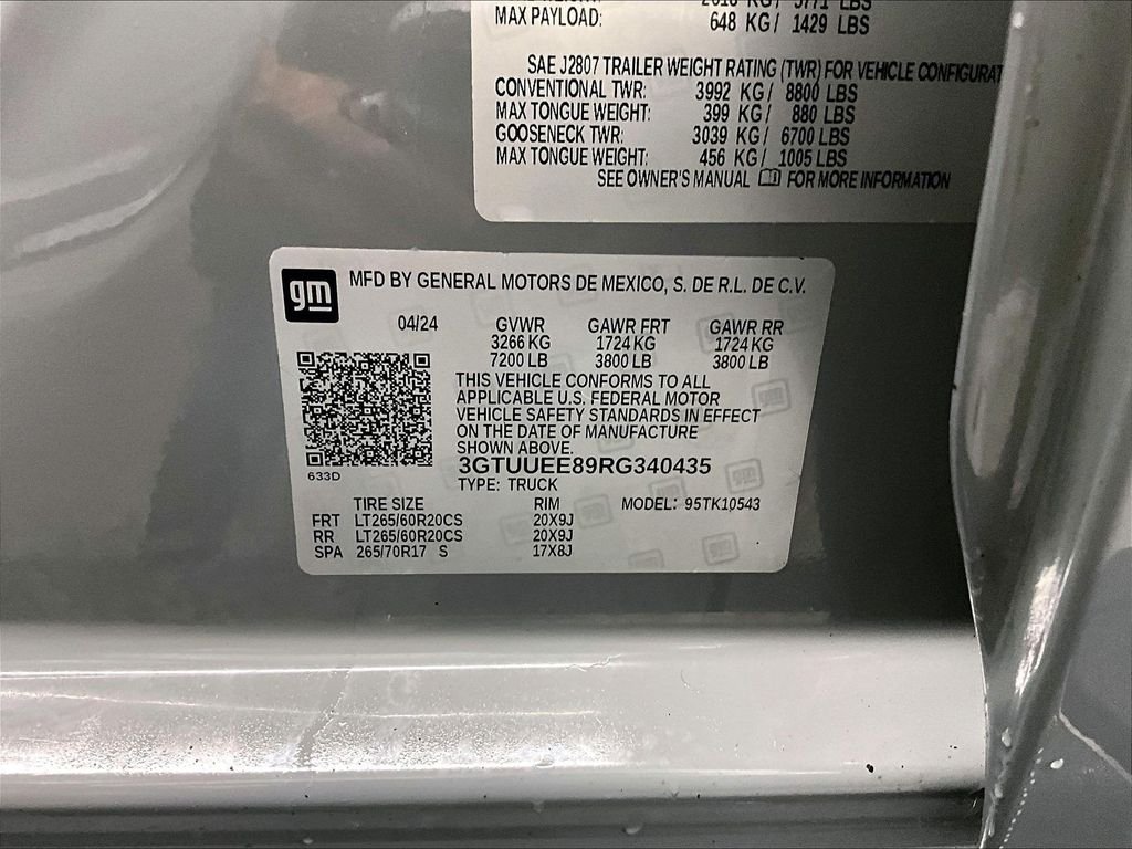 Used 2024 Gray GMC AT4 image 34