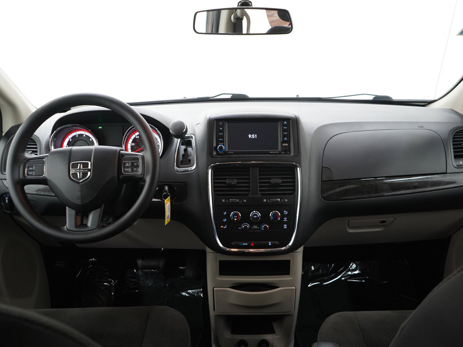 Used 2018 Octane Red Pearlcoat Dodge SE Wagon image 15