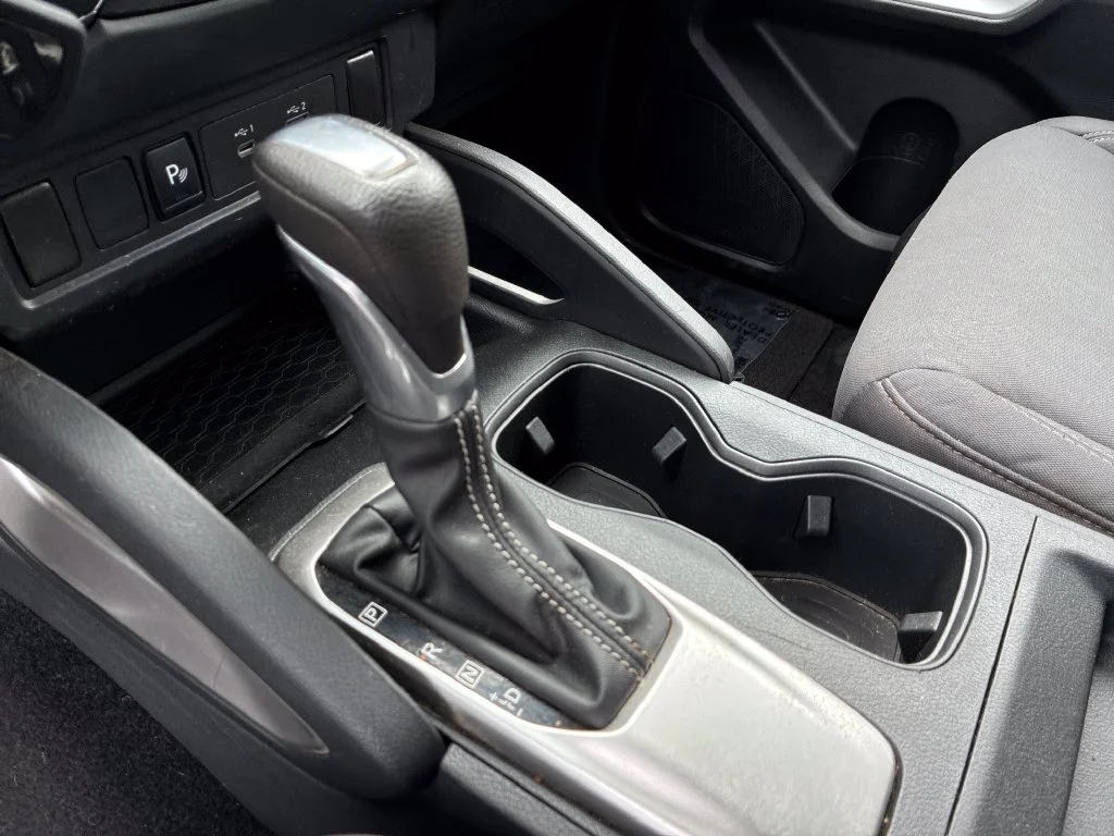 Used 2022 Blue Nissan SV image 5