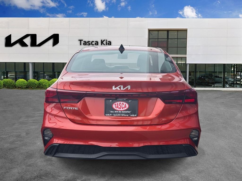 Used 2023 Red Kia LXS image 5