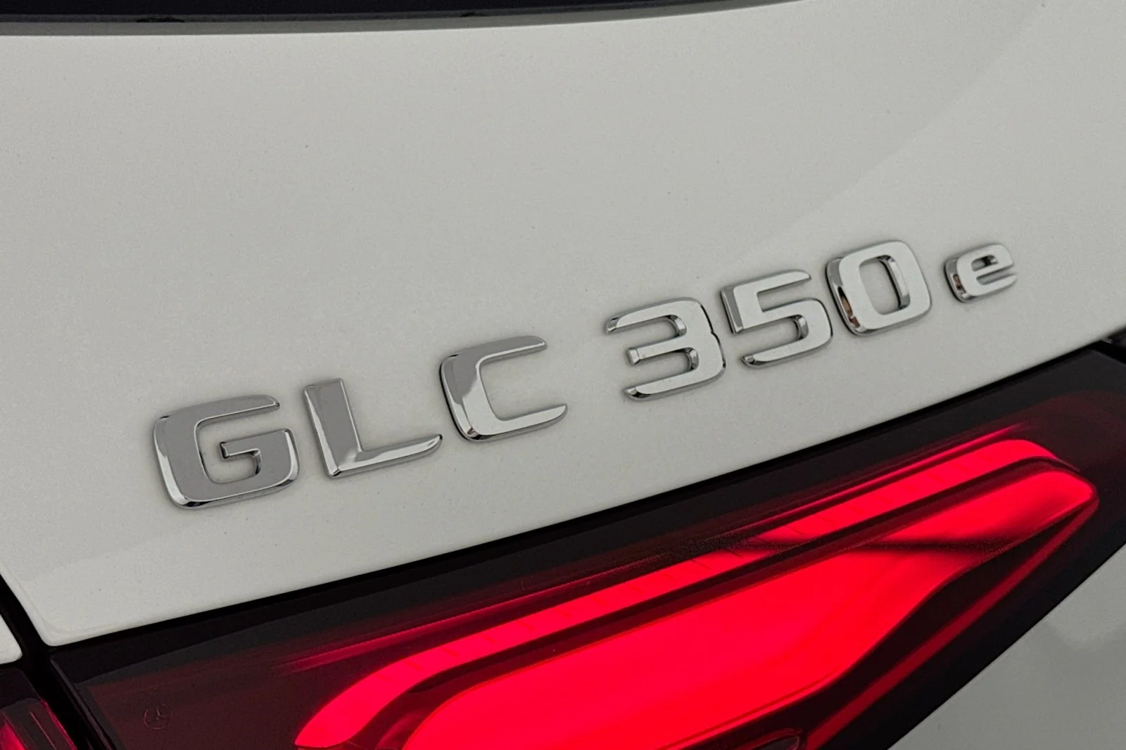 Certified Used 2025 Polar White Mercedes-Benz GLC 350e image 8