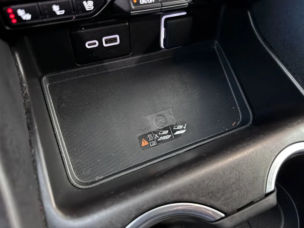 2024 Chevrolet Suburban Premier - Photo 26