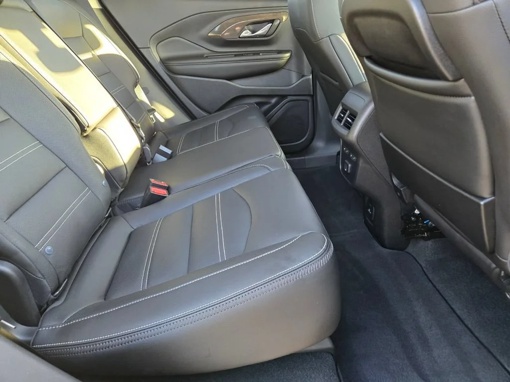 Used 2023 WHITE FROST TRICOAT GMC Denali image 14