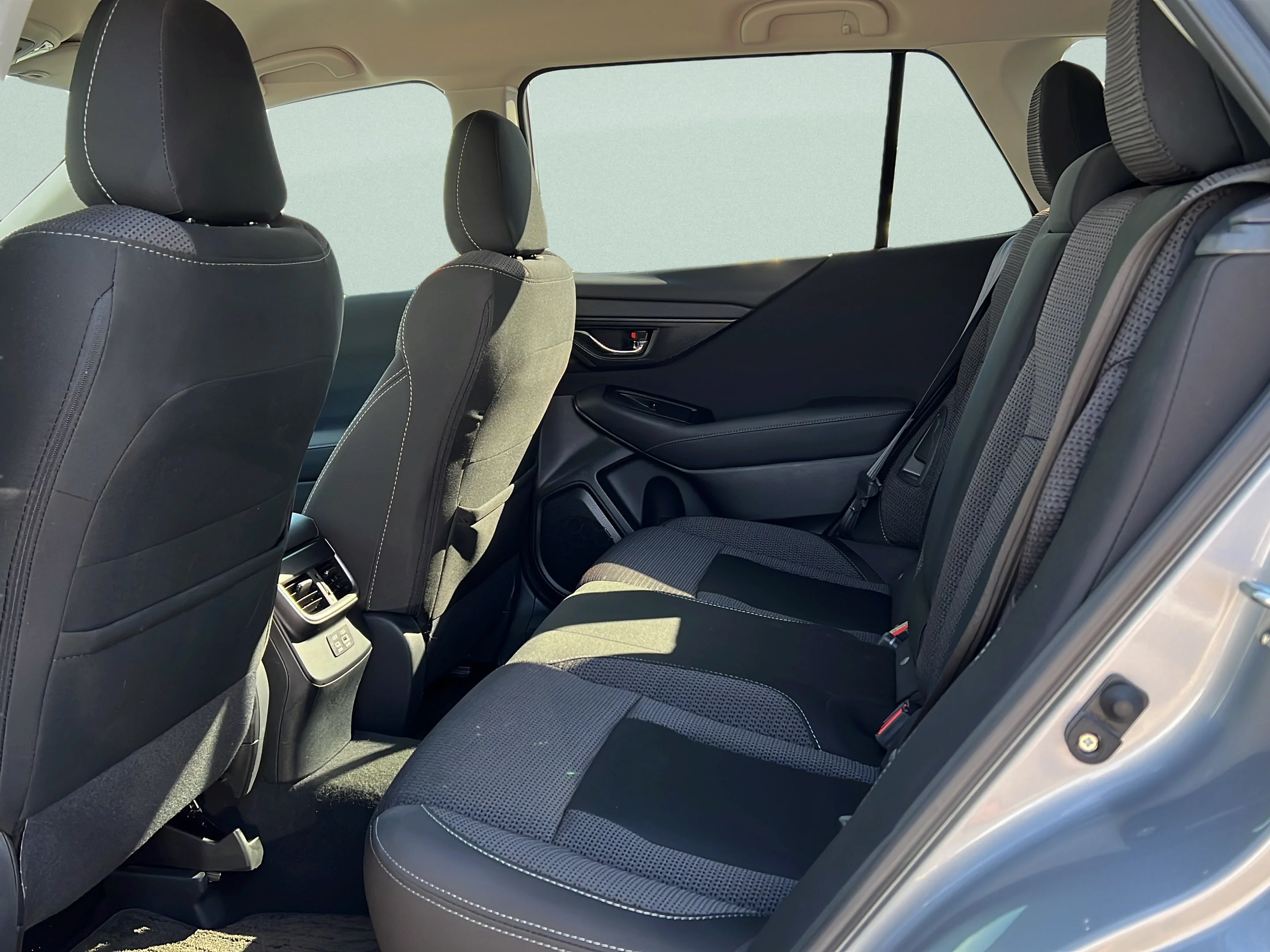 Used 2025 Ice Silver Metallic Subaru Premium image 10