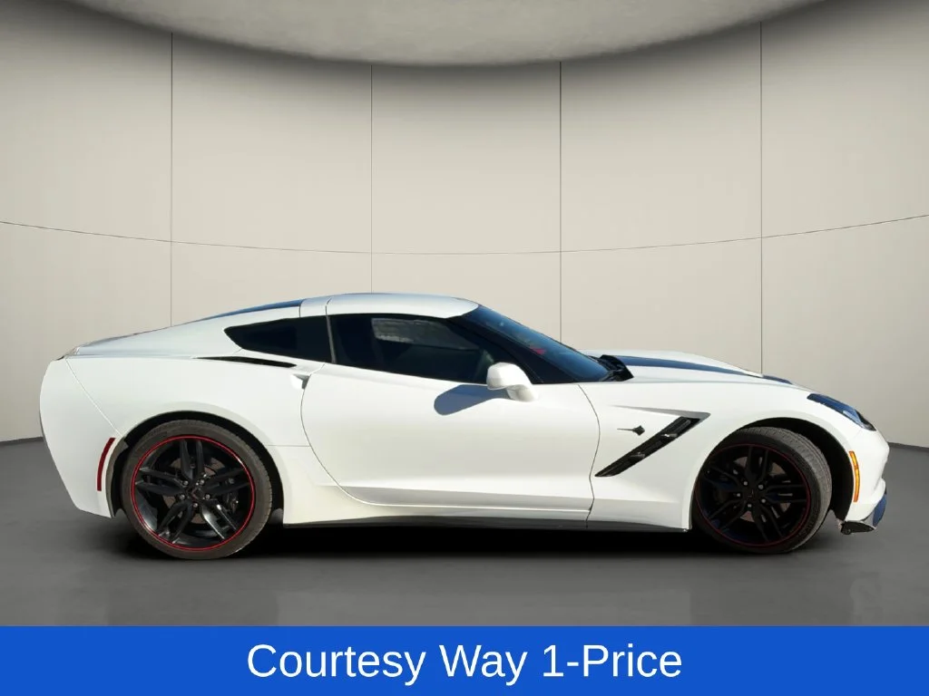 Used 2019 White Chevrolet Stingray Z51 image 11
