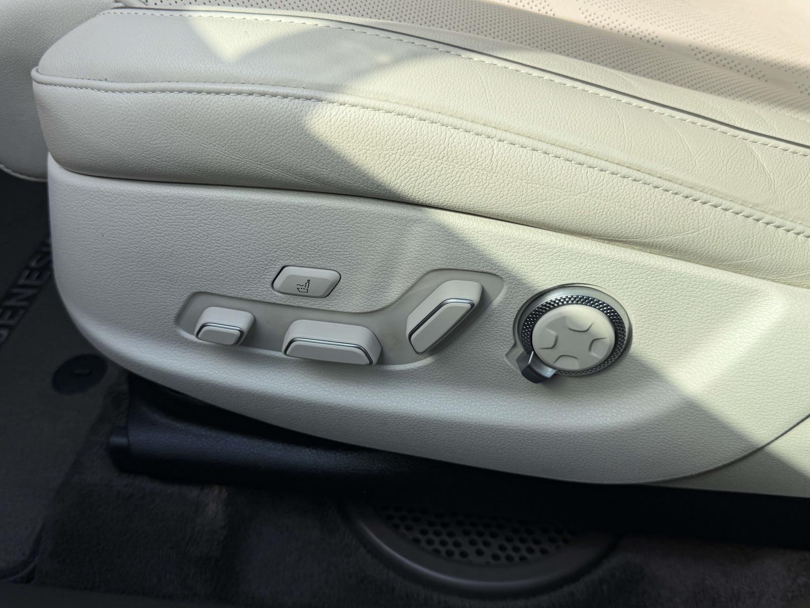2023 GENESIS GV80 Standard - Photo 17