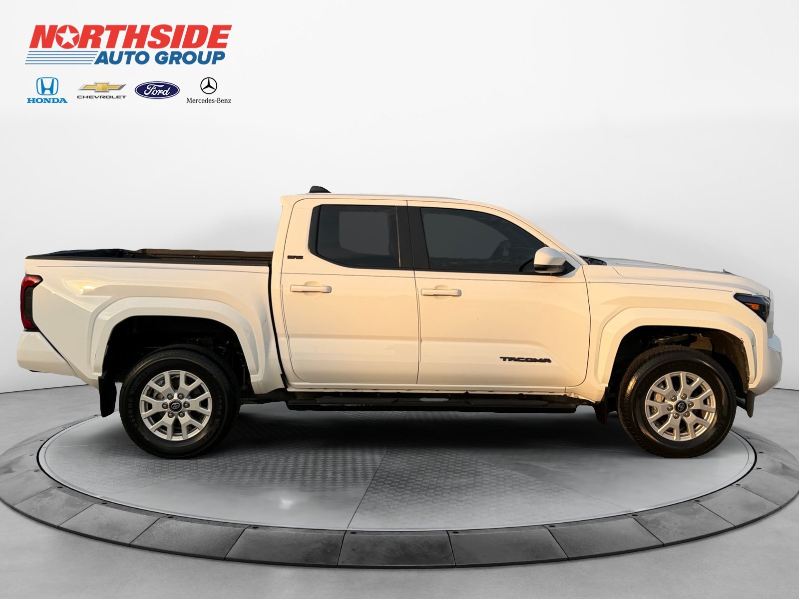 Used 2024 Ice Toyota SR5 image 8