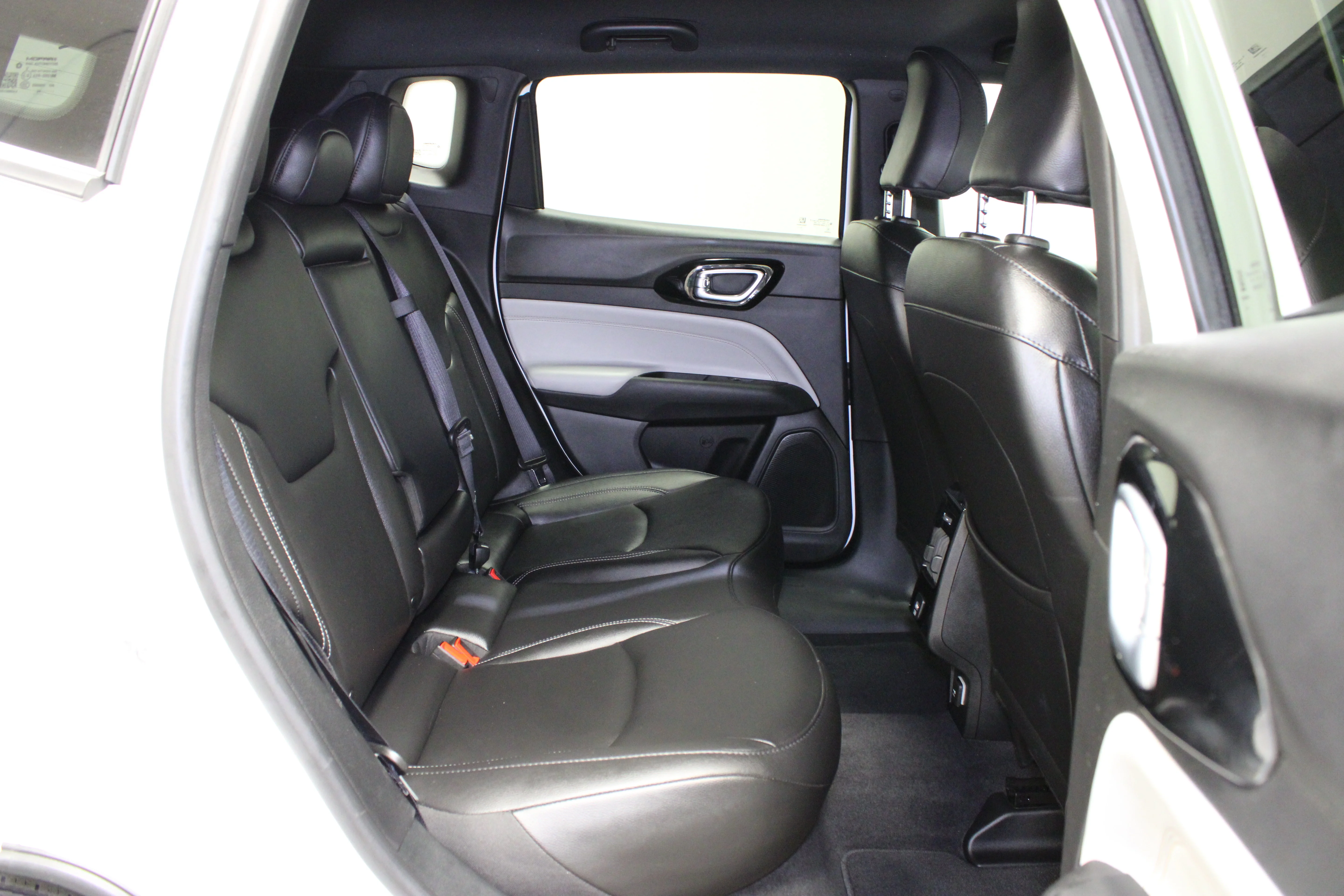 Used 2025 Bright White Clearcoat Jeep Limited image 14