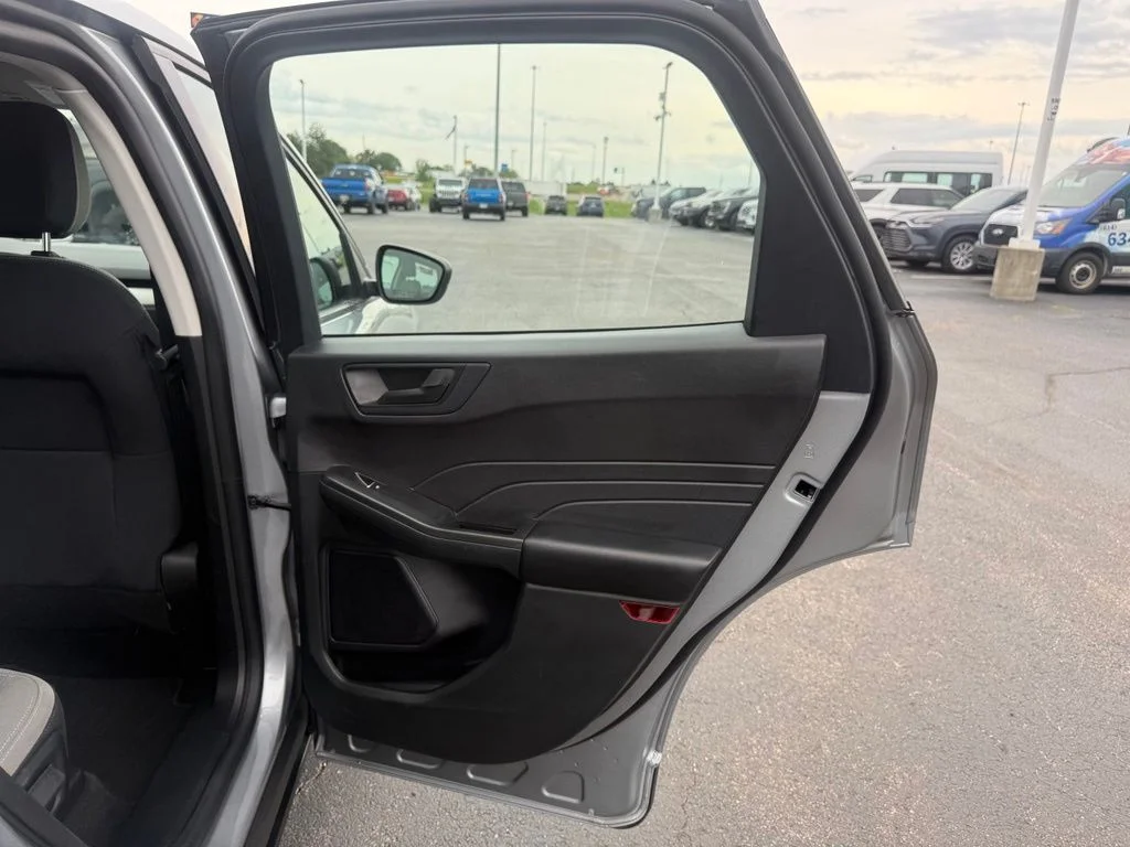 Used 2022 Silver Ford S image 39