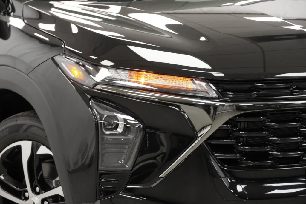 New 2026 Mosaic Black Metallic Chevrolet 1RS image 9