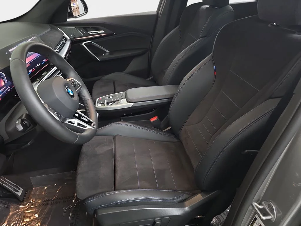 Used 2026 Space Silver Metallic BMW xDrive28i image 18