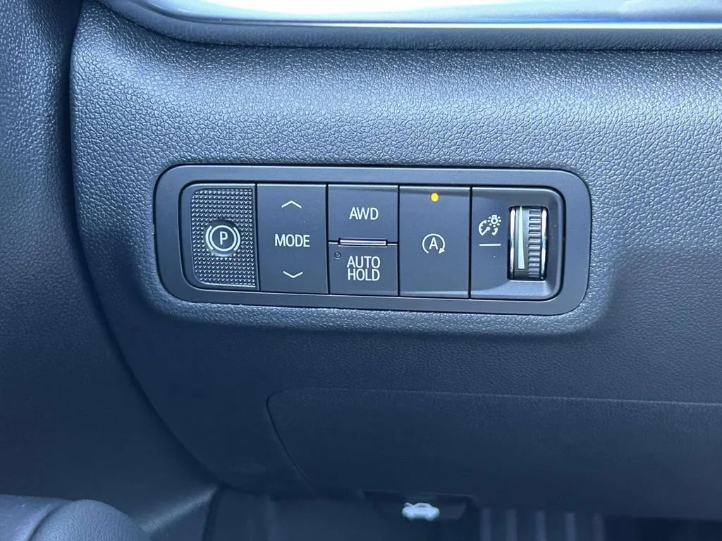 New 2027 Summit White GMC Elevation image 25