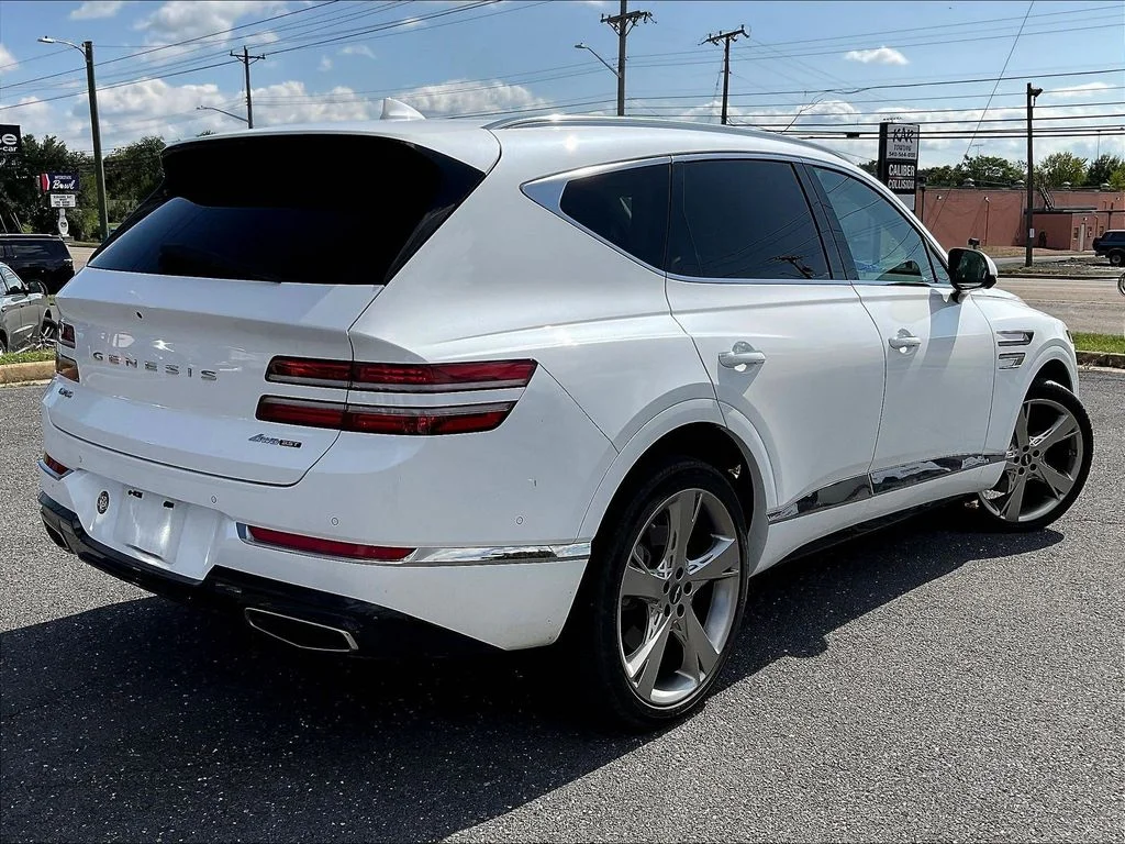 Certified Used 2024 Uyuni White Genesis 3.5T image 4