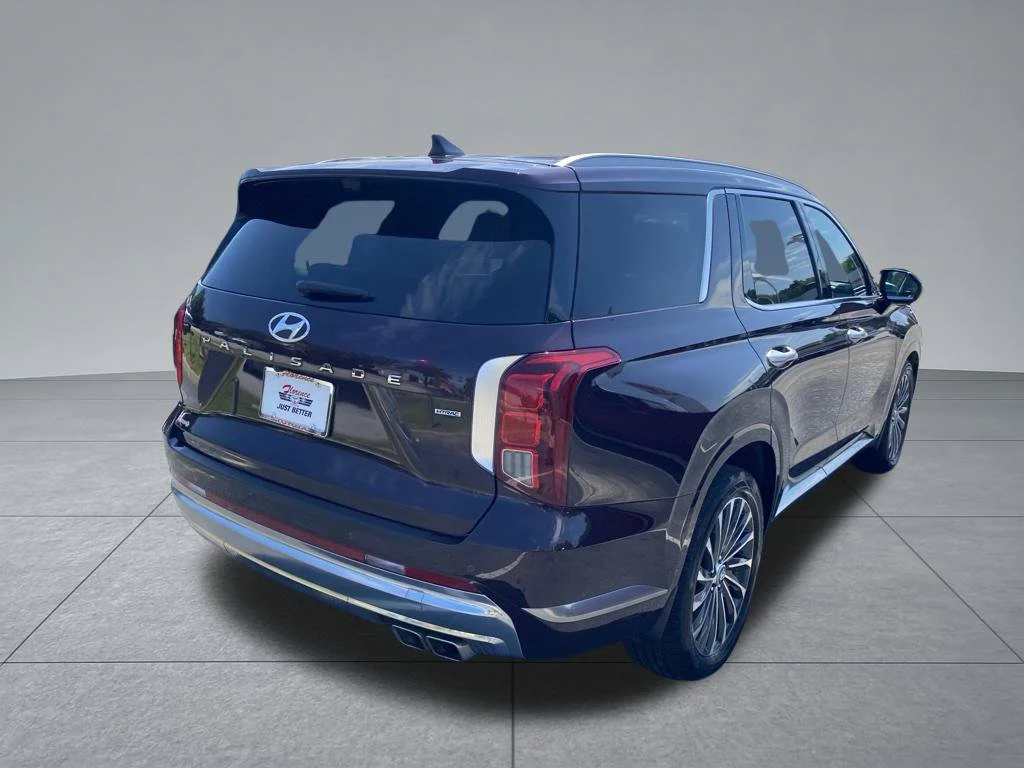 Used 2023 Red Hyundai Calligraphy image 13