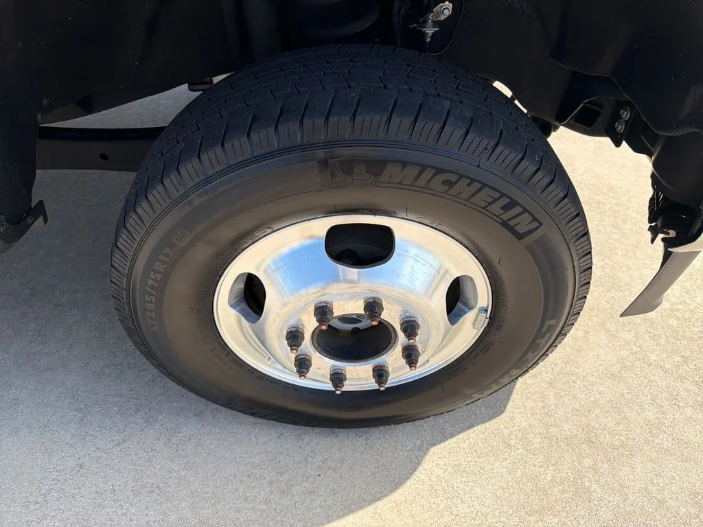 Used 2019 Black Ford XLT image 5