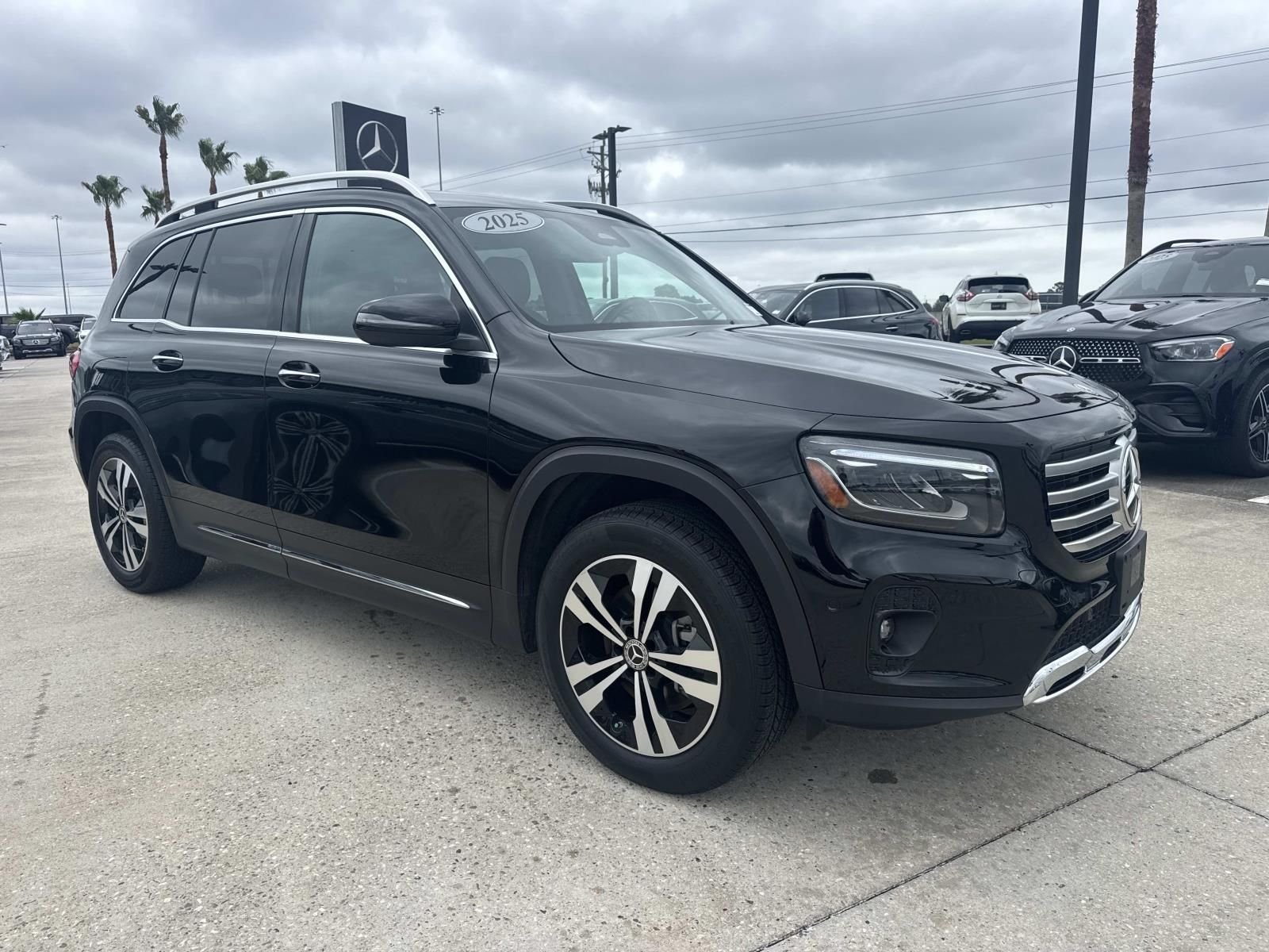 Certified Used 2025 Black Mercedes-Benz GLB 250 image 3