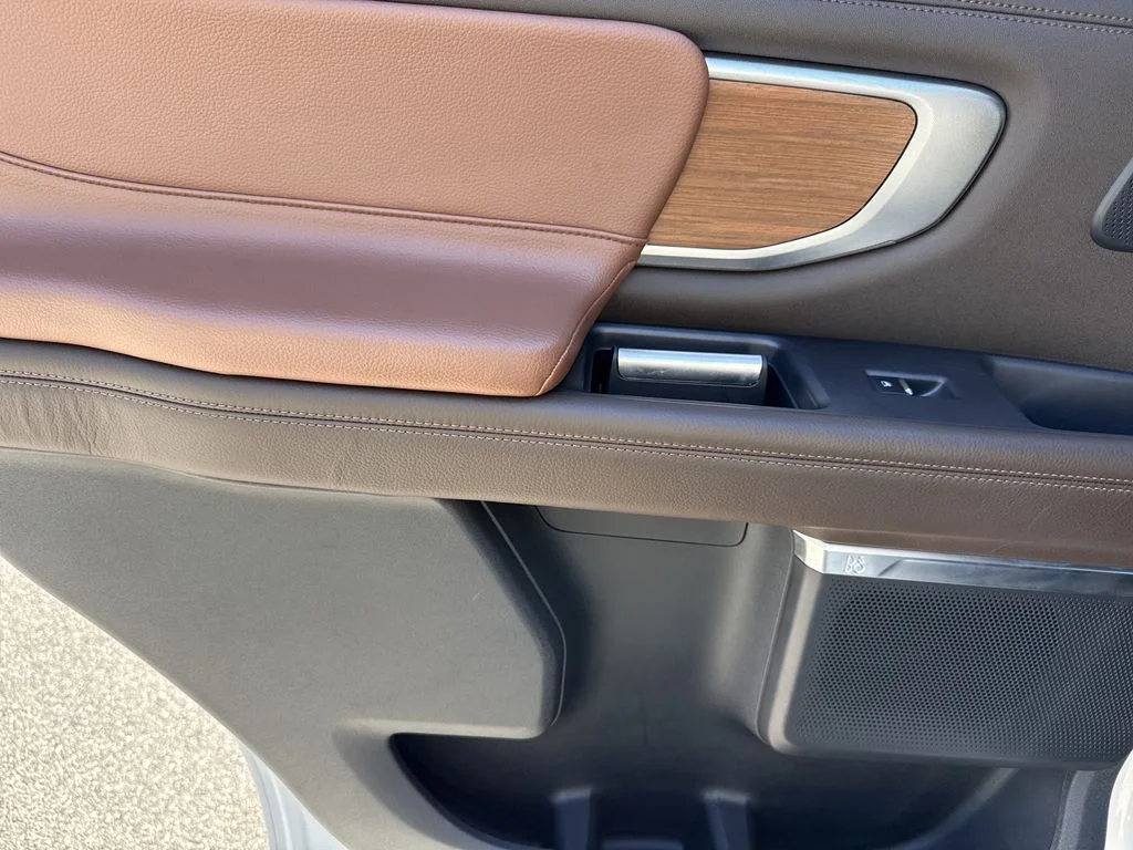 Used 2025 White Ford King Ranch image 23