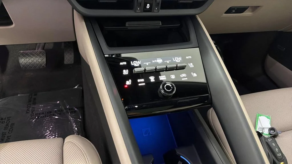 2025 Porsche Macan Base - Photo 23