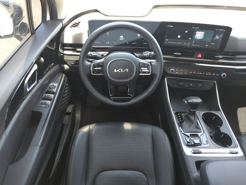 Used 2025 White Kia SX Prestige image 14
