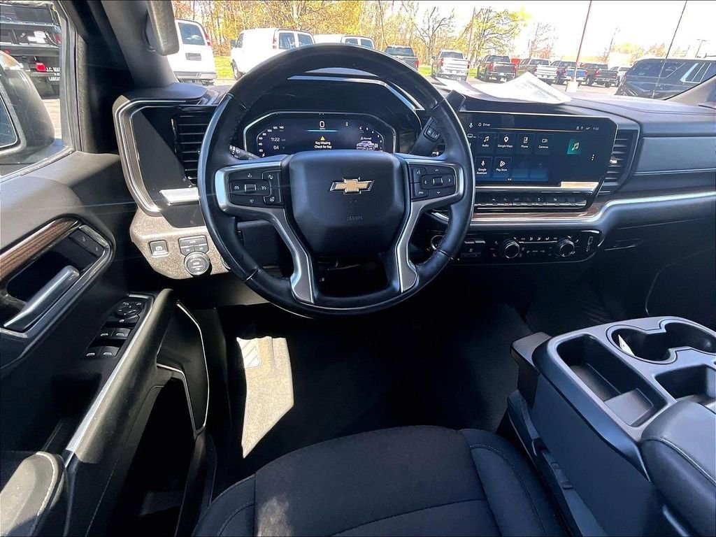 Used 2025 Black Chevrolet LT image 15