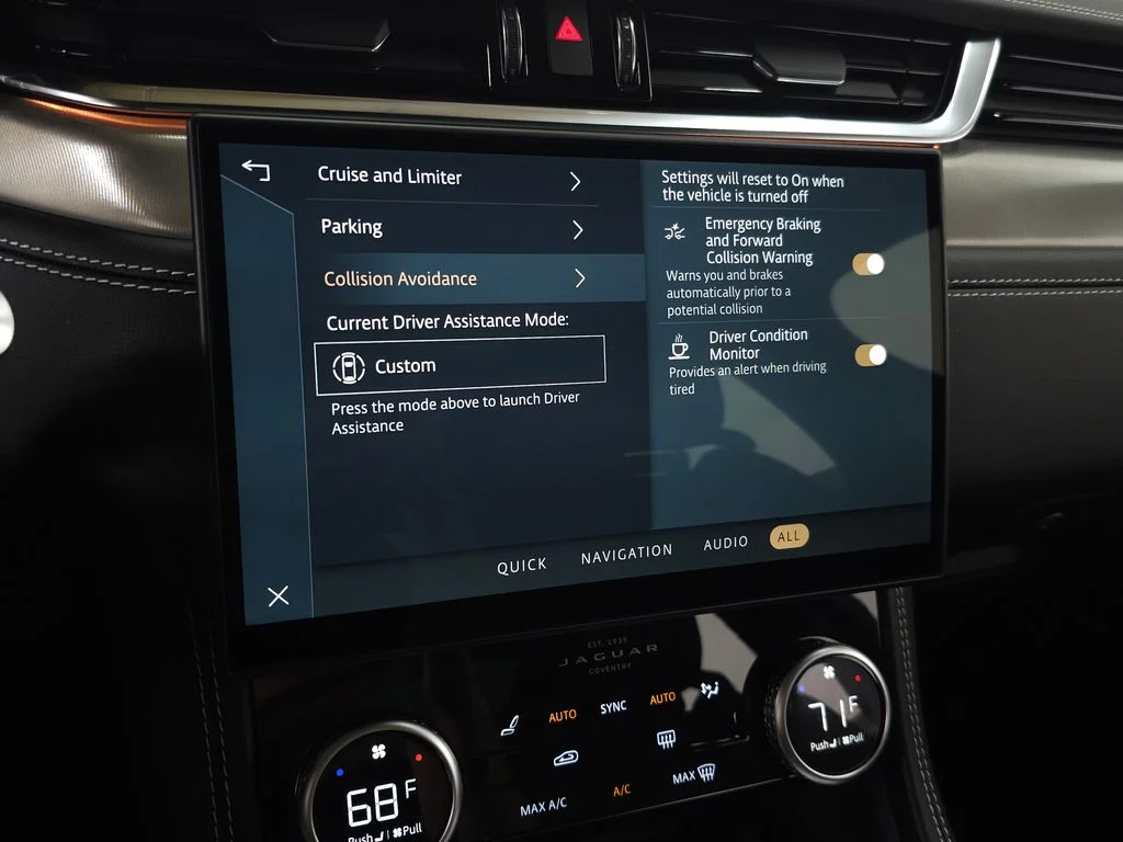Used 2025  Jaguar P250 R-Dynamic S image 29
